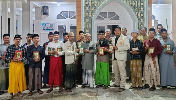 Perkuat Literasi, Pemuda Muhammadiyah Sumenep Gandeng Owner CV Ayunda Bagi-Bagi Mushaf Al-Qur’an 