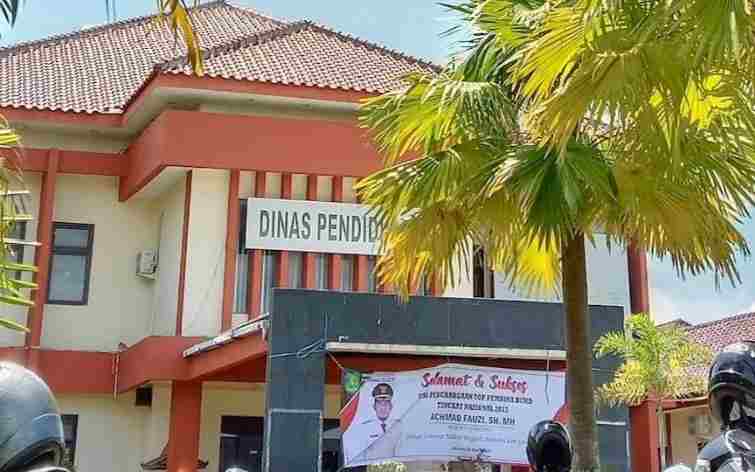 Skandal Seragam Disdik Sumenep: Proyek Rp 3 Miliar Diduga Sarat Permainan, DPKS Mendadak Bungkam