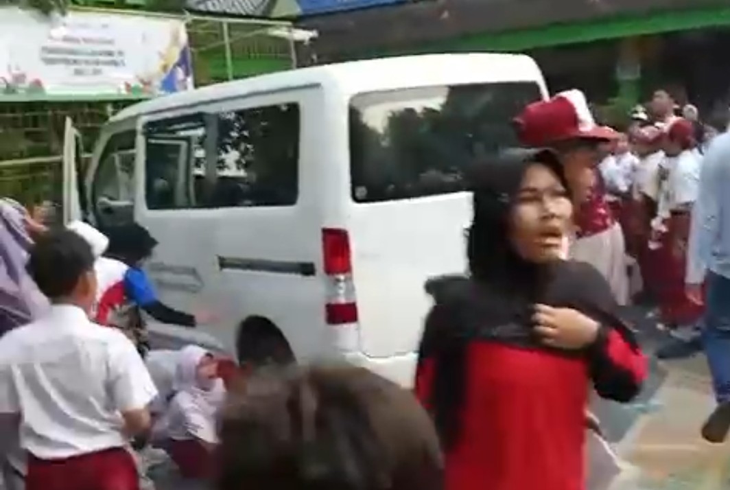 Mobil Diduga Pengangkut MBG Terobos Halaman SDN Cilincing, 20 Orang Terluka