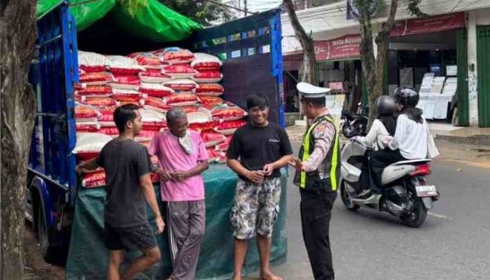 Polantas Menyapa Jalan Pahlawan, Satlantas Sumenep Pilih Edukasi Humanis