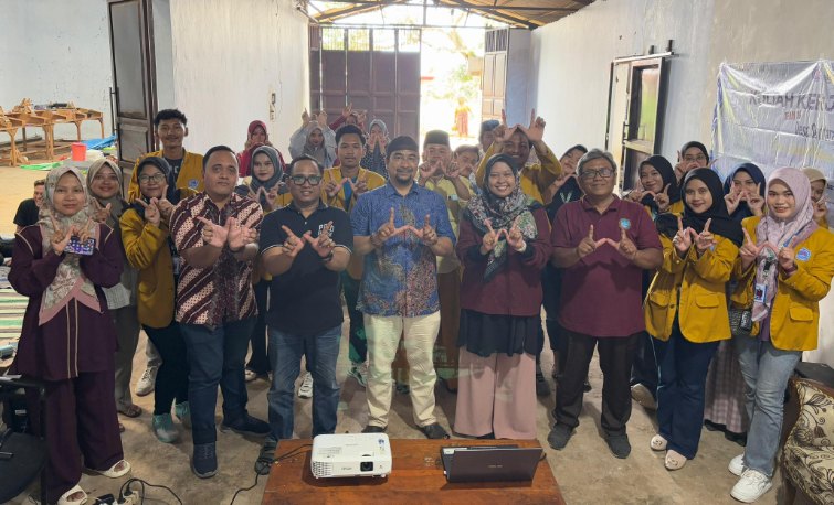 KKN Wiraraja Buka Jalan Industri Atsiri, UMKM Soddara Didorong Naik Kelas