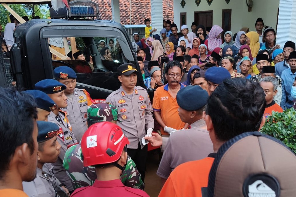 Sandal Jadi Petunjuk, Ibu di Proppo Meninggal Tragis di Sumur