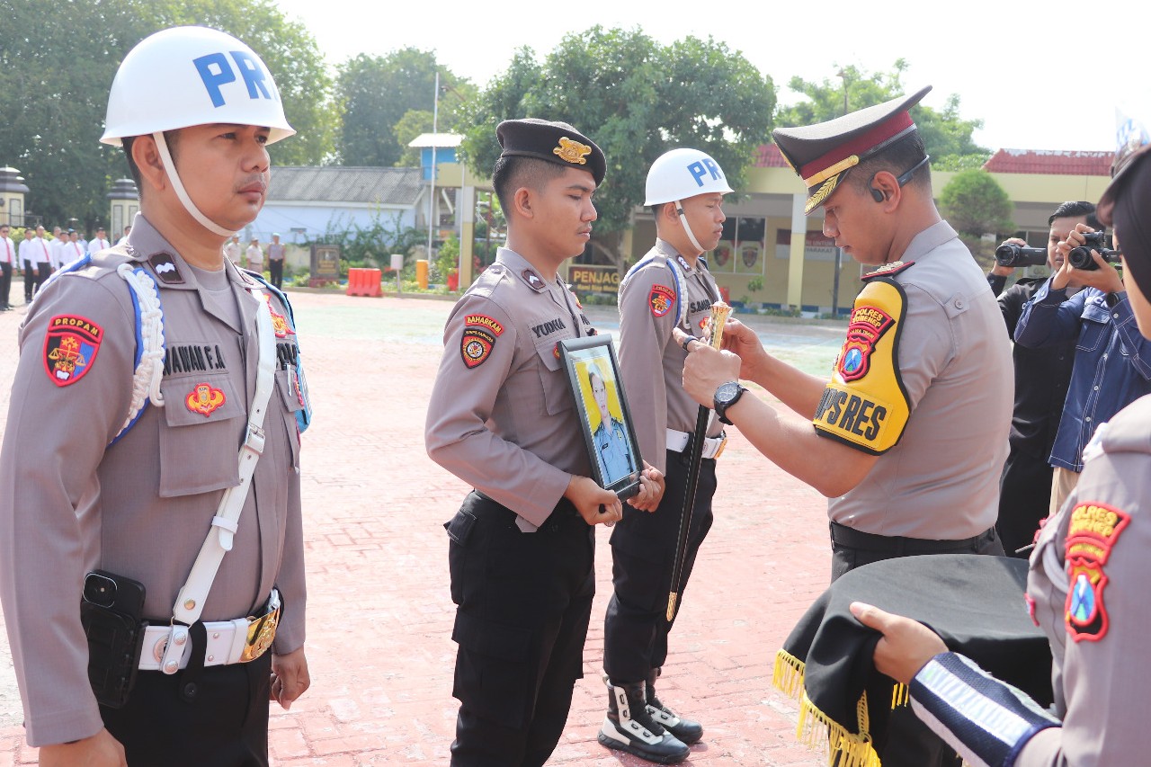 Polres Sumenep Tegakkan Disiplin, Anggota Berprestasi Diganjar Pangkat, Pelanggar Dipecat