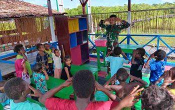 Pos Tomor Satgas Yonif 123/Rajawali Turun Ke Kelas, Tanamkan Semangat Belajar Anak Papua