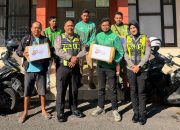 Sambut HUT Bhayangkara ke-80, Satlantas Polres Sumenep Salurkan Bansos kepada Ojol