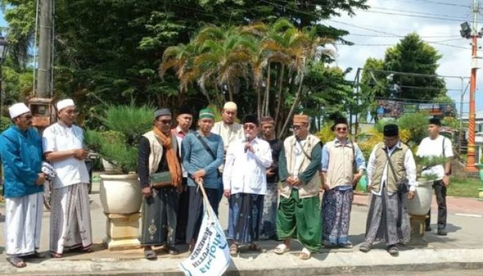 7.200 Jemaah Ittisholana Berangkat ke Haul Masyayikh Situbondo, Wabup Sumenep Lepas Langsung dari Masjid Jamik